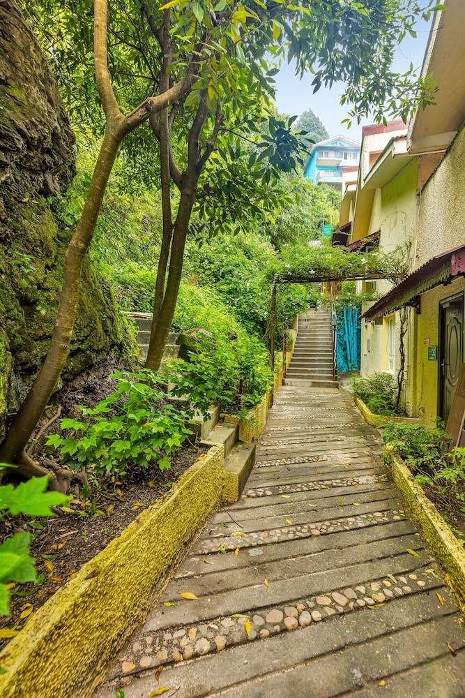Hotel Club Mahindra Mussoorie Esterno foto