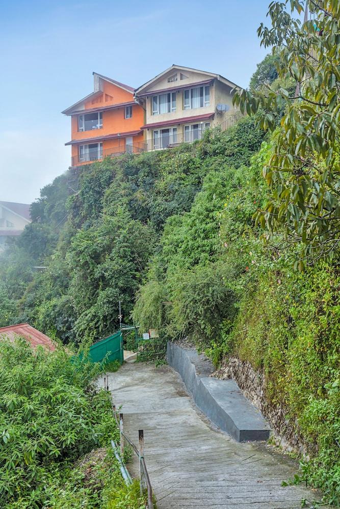 Hotel Club Mahindra Mussoorie Esterno foto