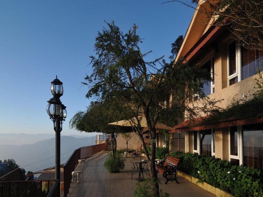 Hotel Club Mahindra Mussoorie Esterno foto