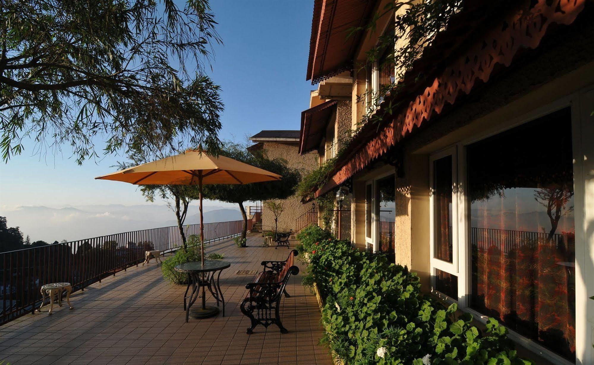 Hotel Club Mahindra Mussoorie Esterno foto