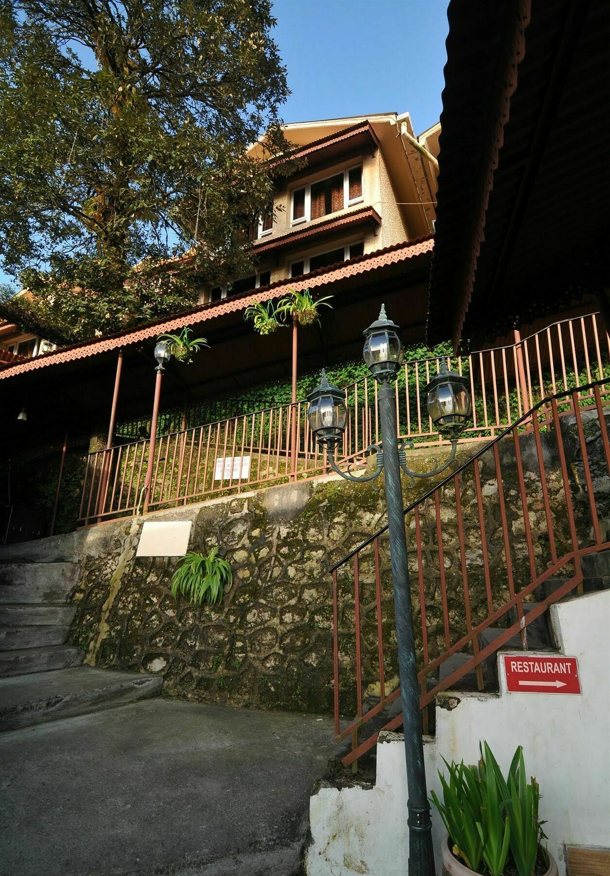 Hotel Club Mahindra Mussoorie Esterno foto