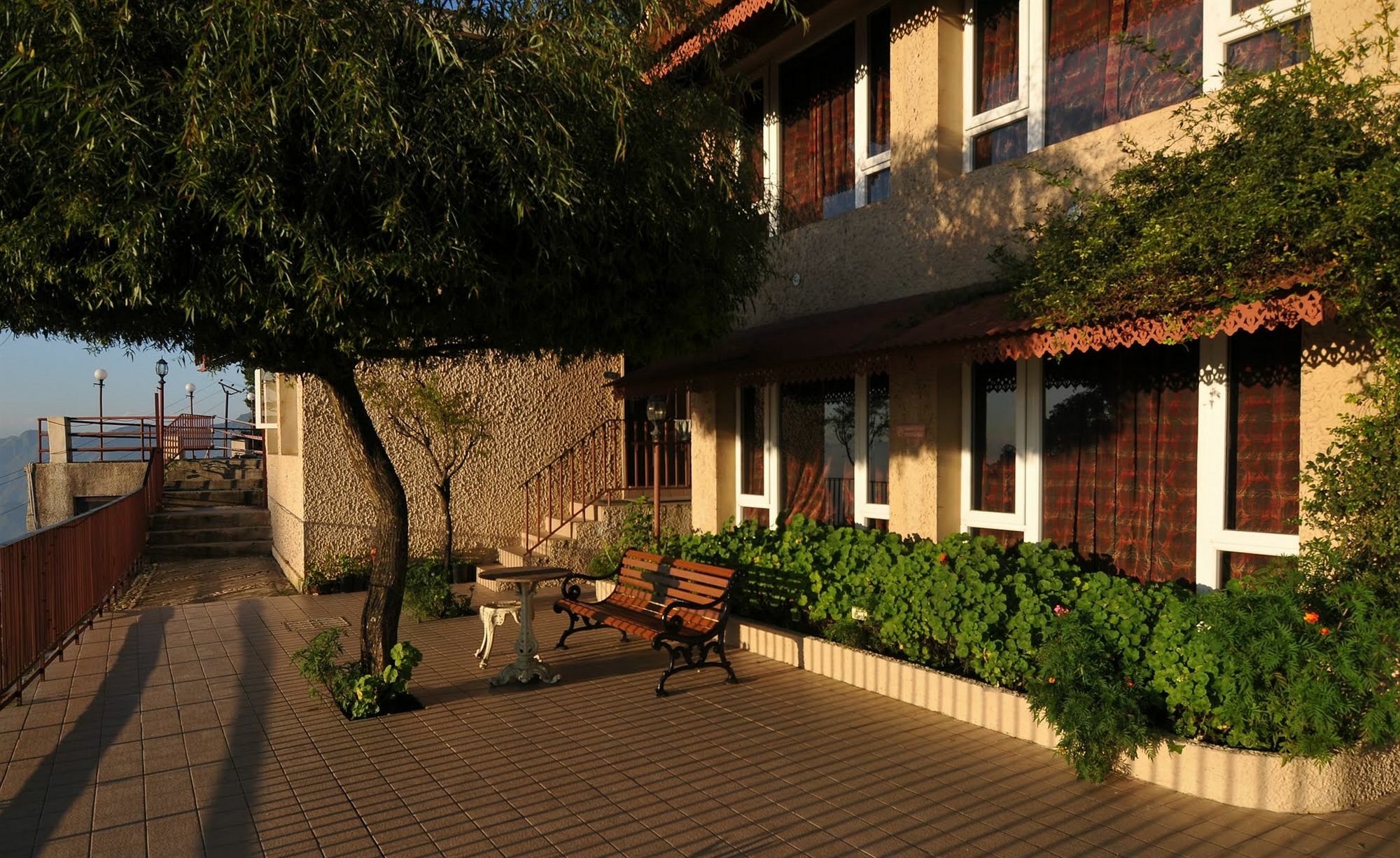 Hotel Club Mahindra Mussoorie Esterno foto